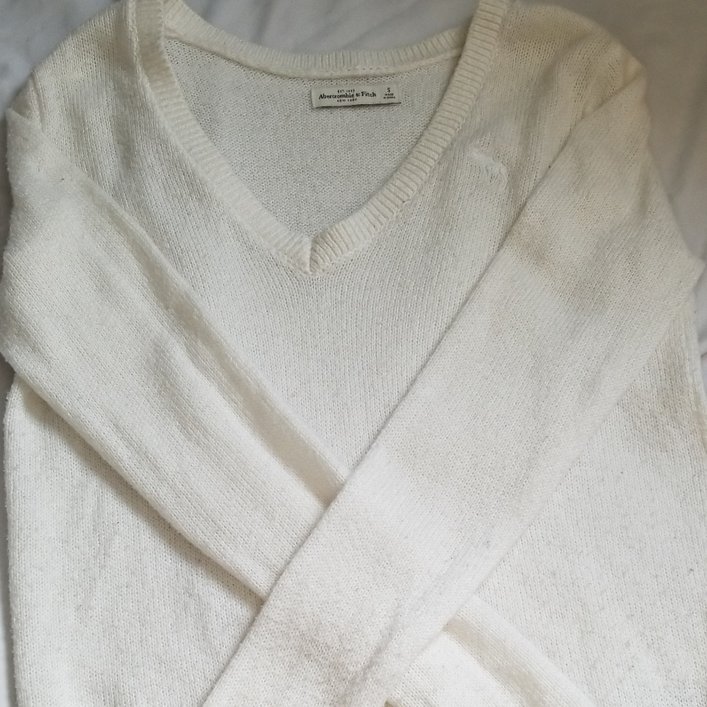 Size small white Abercrombie and fitch sweater